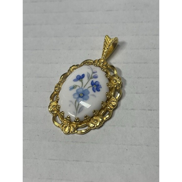 Danbury Mint Porcelain Necklace Pendant Royal Adderley Fine Bone China Flower - Picture 1 of 4